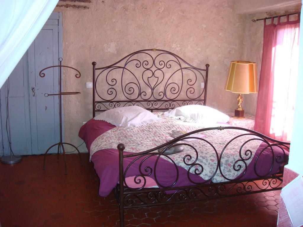 Ferme Saint Pierre Hotel Bargeme ภายนอก รูปภาพ