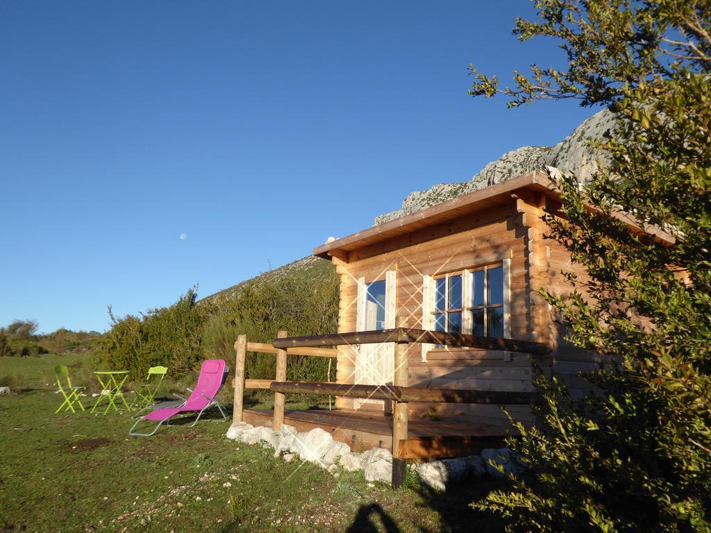 Ferme Saint Pierre Hotel Bargeme ภายนอก รูปภาพ
