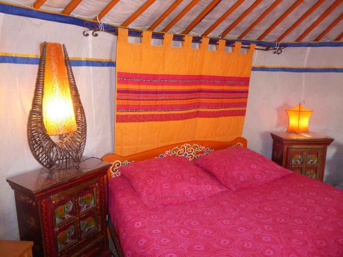 Ferme Saint Pierre Hotel Bargeme ภายนอก รูปภาพ